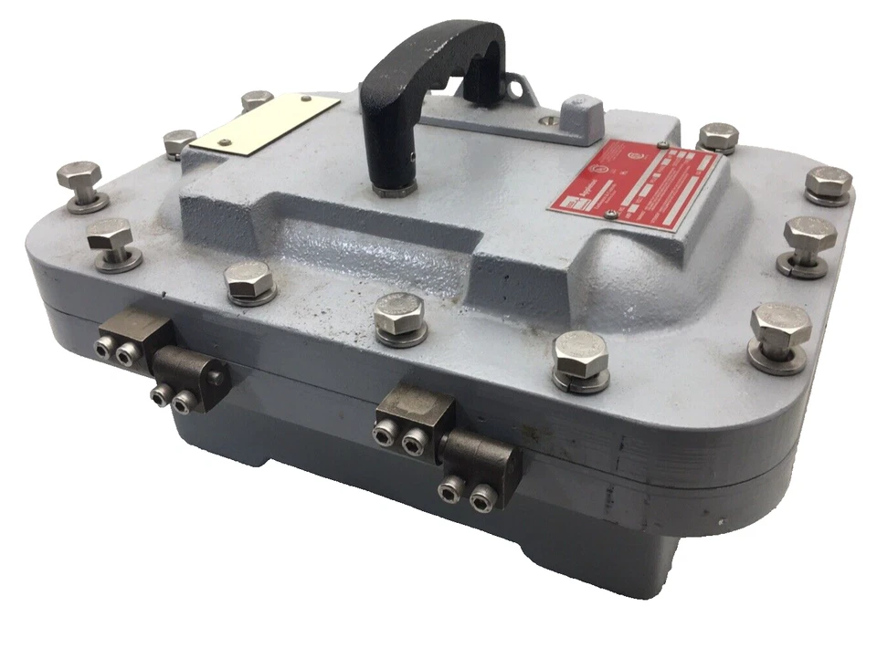 AEAB13450S-200 APPLETON CARCASA DE ALUMINIO A PRUEBA DE EXPLOSIONES 50 AMP 480 VOLTIOS 3 POLOS Foto 1 de 4