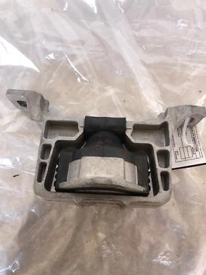 Montaje del cuadro del motor Mazda 3 2004-2008 2,3 L sin turbo lado derecho del pasajero Foto 1 de 4