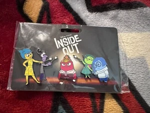 Juego de prendedores Disney Parks Pixar 2021 - Imagen 1 de 2