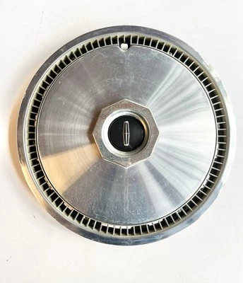 1972 - 1979 年林肯大陆 Mark IV 城市汽车 15 英寸轮毂盖 — 第 1/4 张图片