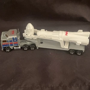 Matchbox NASA Low Bed Trailer Rocket - Picture 1 of 7