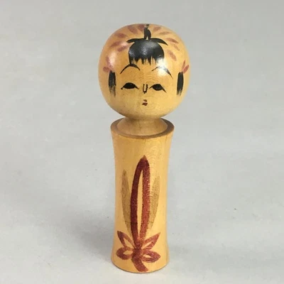 Muñeca Kokeshi japonesa de colección estatuilla de madera pintada a mano flor niño KF296 Foto 1 de 4