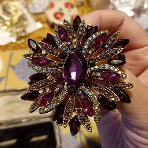 VINTAGE STIL GROSSE BLUMEN BROSCHE ATEMBERAUBEND GLITZERND CERISE ROSA - Bild 1 von 1