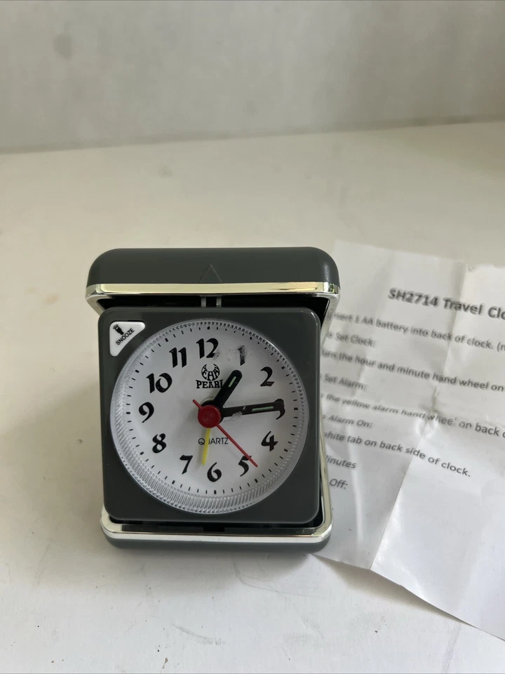 Reloj despertador de viaje Pearl alimentado por batería gris ligero Foto 1 de 4