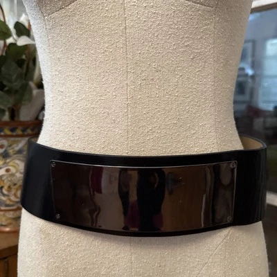 Cinturón St. John para mujer charol ancho con hebilla de barra de metal negro talla L Foto 1 de 4