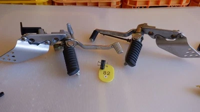 Juego de estriberas izquierda y derecha originales Kawasaki ZRX1200R Foto 1 de 4