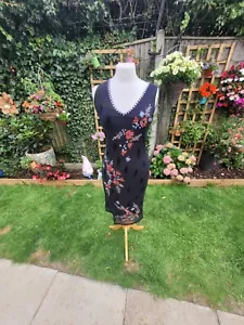 Karen Millen Dress Size 10 Black Sleeveless V Neck Embroidered Sequined - Picture 1 of 14