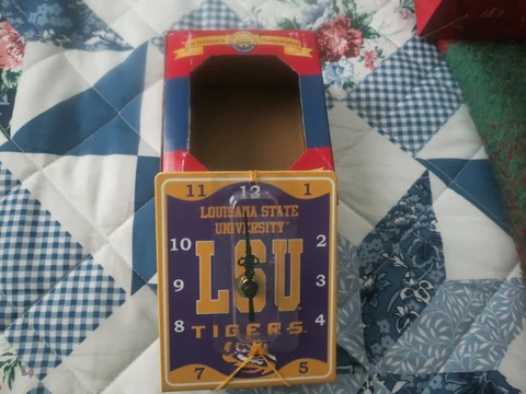 Hanna's Handiworks Desk/Mantel Collegiate Clock Cover