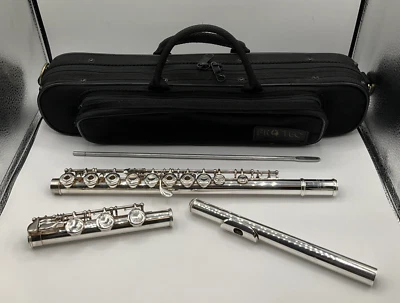 Flauta plateada Yamaha 385II agujero abierto serie #316893A hecha en Japón con estuche Foto 1 de 4