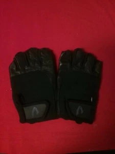 V Half-Finger Fitness Gloves - Black - Size Large - Picture 1 of 3