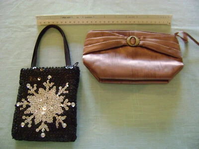BOLSO CLUTCH POCHETTE THE BODY SHOP + BOLSO DE MANO PEQUEÑO SNOWFAKE CON CREMALLERA GRATIS  Foto 1 de 4