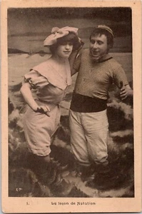 Lote conjunto de 6 postales francesas antiguas natación belleza baño casi desnuda arriesgadas años 1900 - Imagen 1 de 7
