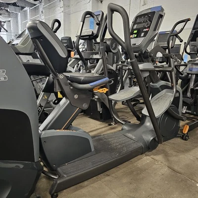 Elíptica reclinada OCTANE FITNESS X-RIDE + Envío GRATIS A EE. UU. + Foto 1 de 4