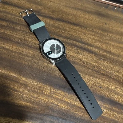 Reloj para hombre FLUD esfera única cara grande - necesita batería hecho en Japón Foto 1 de 4