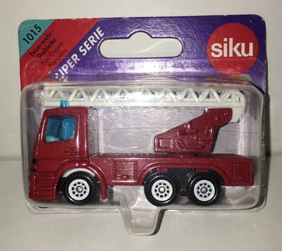 Siku #1015 Mercedes-Benz Fire Engine Truck Diecast Model German - Image 1 of 4