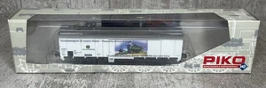 HO Scale Piko John Deere Train Box Car - Picture 1 of 6