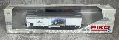HO Scale Piko John Deere Train Box Car - Image 1 of 4