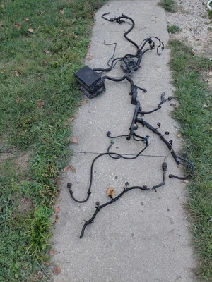 2002 GMC ENVOY 4x4 4.2L Engine & transmission Harness W/Fuse Box & ECM Foto 1 de 4