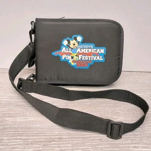 Estuche de Transporte Prendedor Disney Mickeyys All American Festival 2004 Exclusivo de Disneyland  - Imagen 1 de 5