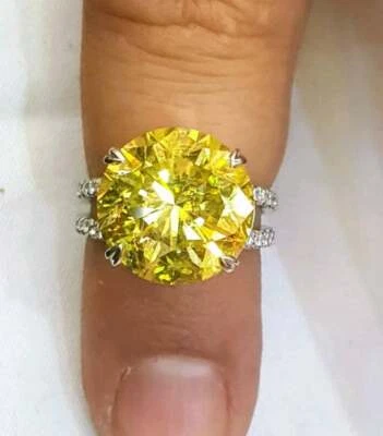 Anillo de compromiso brillante amarillo limón 10,21 quilates citrino y redondo blanco 1,10 quilates circonita cúbica Foto 1 de 4