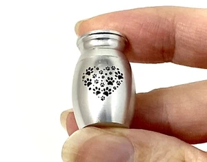 Kleines Haustier Andenken Urne Pfotenabdrücke Herz Mini Einäscherung Hund Katze Teilen Geschenk Asche - Bild 1 von 10