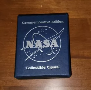 Programa del Transbordador Espacial de la NASA 1981-2011 Crystal Edición Ltd pisapapeles en caja - Imagen 1 de 3