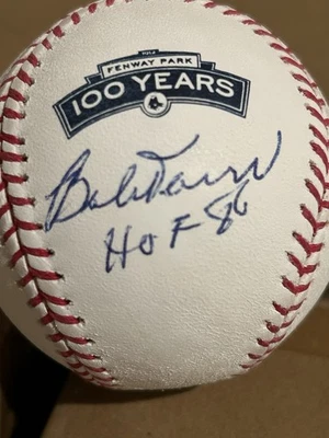 Béisbol firmado por Bobby Doerr Fenway 100 años Salón de la Fama de los Medias Rojas Foto 1 de 4