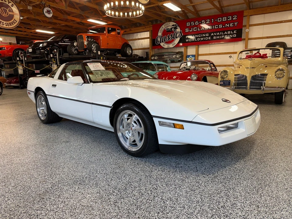 Chevrolet Corvette ZR1 1990 ¡solo 1.336 millas originales desde nuevo! Blanco/Rojo 6 velocidades Foto 1 de 4