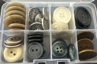Knöpfe Konvolut 4 - Bild 1 von 3