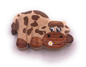 Sweet Cow with Flower Animal Beef Handmade Refrigerator Magnet Pendant Magnet - Picture 1 of 2