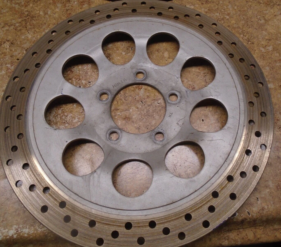 1998 铃木掠夺者 VZ800 VZ 800 后背盘制动转子轮圈 — 第 1/1 张图片