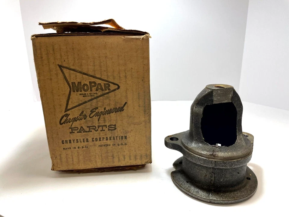 Cubierta de montaje superior del motor de arranque Plymouth Barracuda 1967-1969 NOS G1889477 Foto 1 de 4