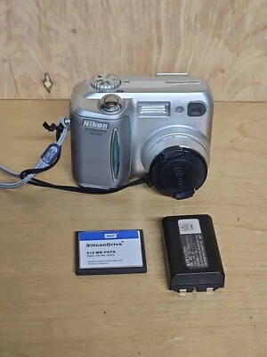 Nikon Coolpix E4300 4.0MP Digital Camera Silver COMES WITH Battery & CAMERA CARD - Image 1 of 4