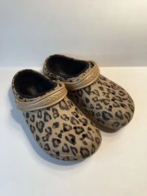 Zuecos Crocs clásicos forrados con estampado de guepardo de leopardo dorados•bronceados•negros para mujer 10 para hombre Foto 1 de 4