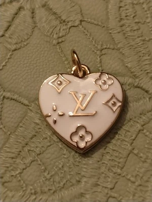Louis Vuitton Zipper Pull Charm-White - Image 1 of 3