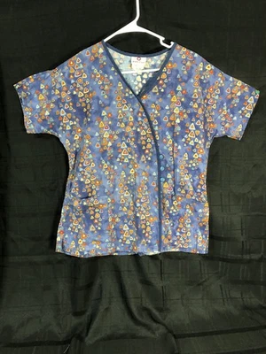 White Cross Scrub Top Size Medium - Preowned- Excellent Condition  - Image 1 of 4