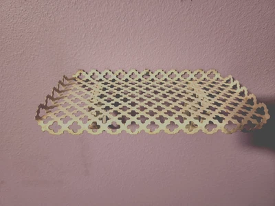 MCM Pequeño 9x4" Estante Montado en Pared Vintage Decorativo Metal Perforado Foto 1 de 4