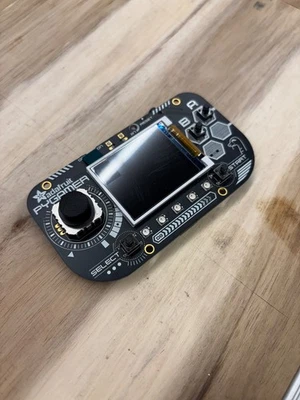 Adafruit PyGamer for MakeCode Arcade, CircuitPython und Arduino IDE, SAMD51,4242 - Image 1 of 3
