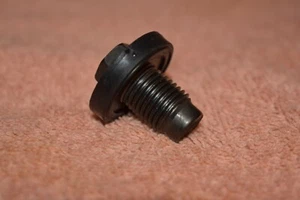 TAPÓN DE DRENAJE DE ACEITE DEL MOTOR CHRYSLER TOWN & COUNTRY SEBRING 200 PT CRUISER 1996 ENCENDIDO - Imagen 1 de 5