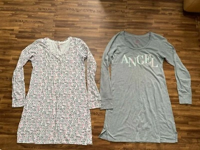 Lote de 2 piezas Camisa Pijama Victoria’s Secret Manga Larga Talla S: Blanco y Gris Foto 1 de 3