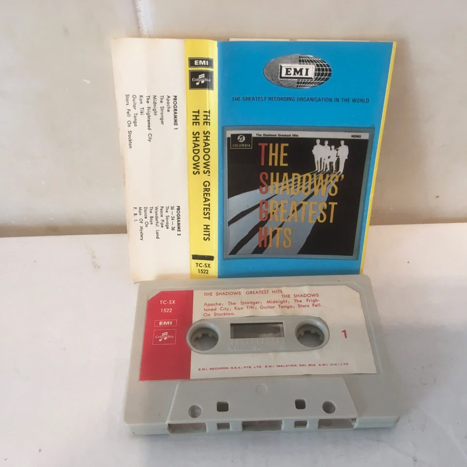 THE SHADOWS - GREATEST HITS - TAPE CASSETTE ALBUM-EMI-TC-SX 1522 - Image 1 of 1