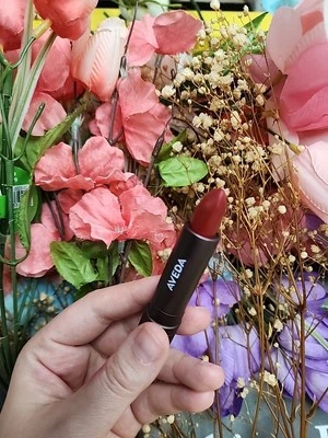 Lápiz labial Aveda FEED MY LIPS Pure Nourish-Mint - CHILE 07 - tamaño completo nuevo en caja Foto 1 de 4