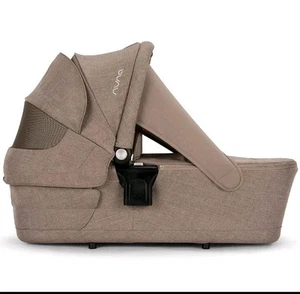 Nuna Lytl für Trvl Triv Next Ixxa schwenkbare Babywanne Stubenwagen ohne Adapter neu Zeder - Bild 1 von 9