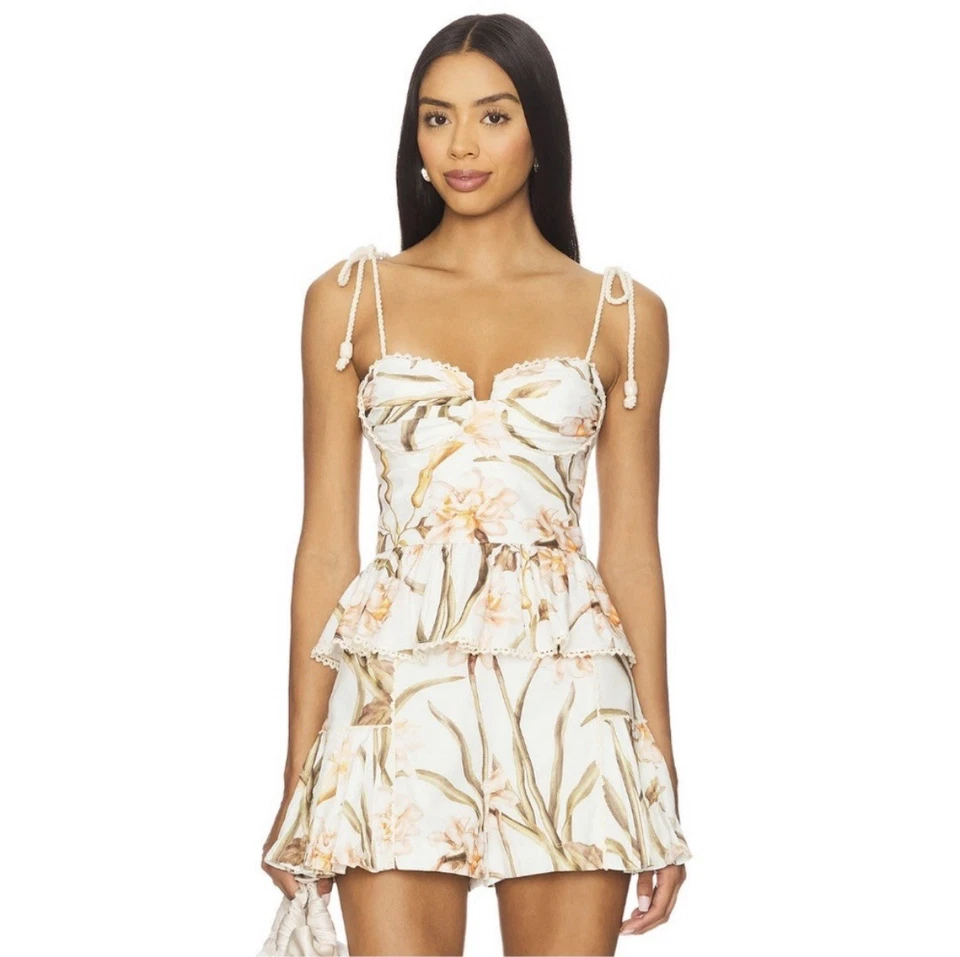 Novo com etiquetas PatBO x Revolve Botanic Retro Peplum Top em Off White - Imagem 1 de 4