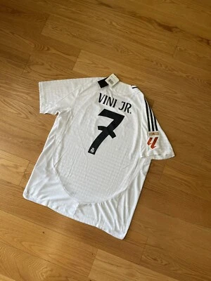 ⚪️⚫️ Auténtica camiseta local Adidas Real Madrid VINI JR🇧🇷 2024/25 (Talla grande) Foto 1 de 4