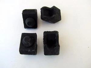 Motorhaube Gummi Seitlich Haubenpuffer 4 st Kadett C Commodore B Rekord D - Bild 1 von 1