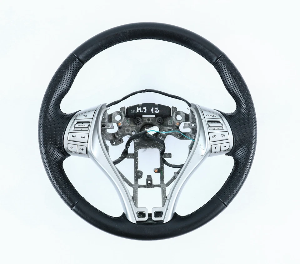 Lenkrad beziehen mit Leder für Nissan Qashqai II J11 JAHR 2016 NEU LEDER - Bild 1 von 4