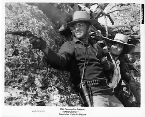 BANDOLERO tolles Konvolut 2 original 8x10 Brennblasen RAQUEL WELCH andere -- P120 - Bild 1 von 2
