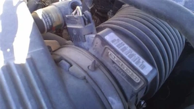 Medidor de flujo de aire de inyección de combustible usado se adapta a: Chevrolet Suburban 1500 2000 grado A Foto 1 de 4