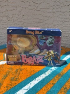 NIB Bratz SPRING BLITZ! Fashion Pack Outfit Clothing Summer Accessories Y2K - Picture 1 of 5
